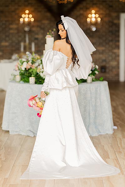 Veronica posing in her bridal gown